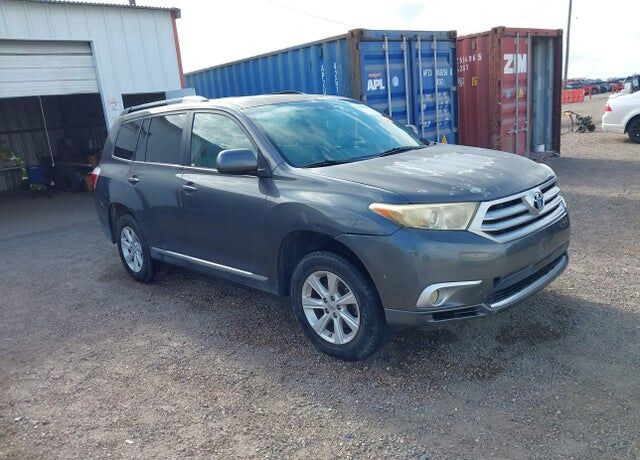 2011 TOYOTA Highlander