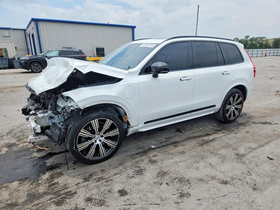 2017 VOLVO XC90