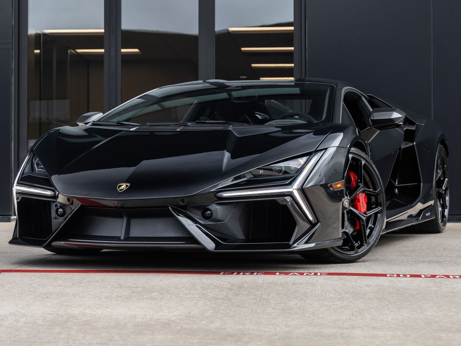 2026 LAMBORGHINI Revuelto