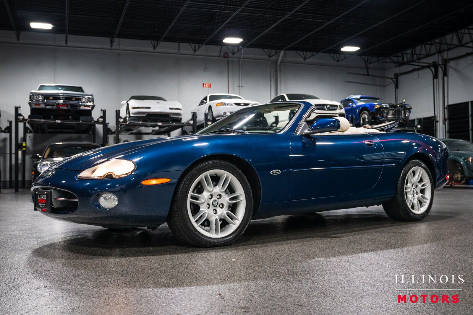 2002 JAGUAR XK8