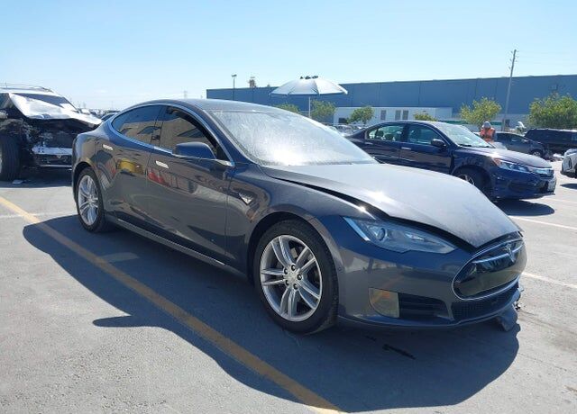 2016 TESLA Model S