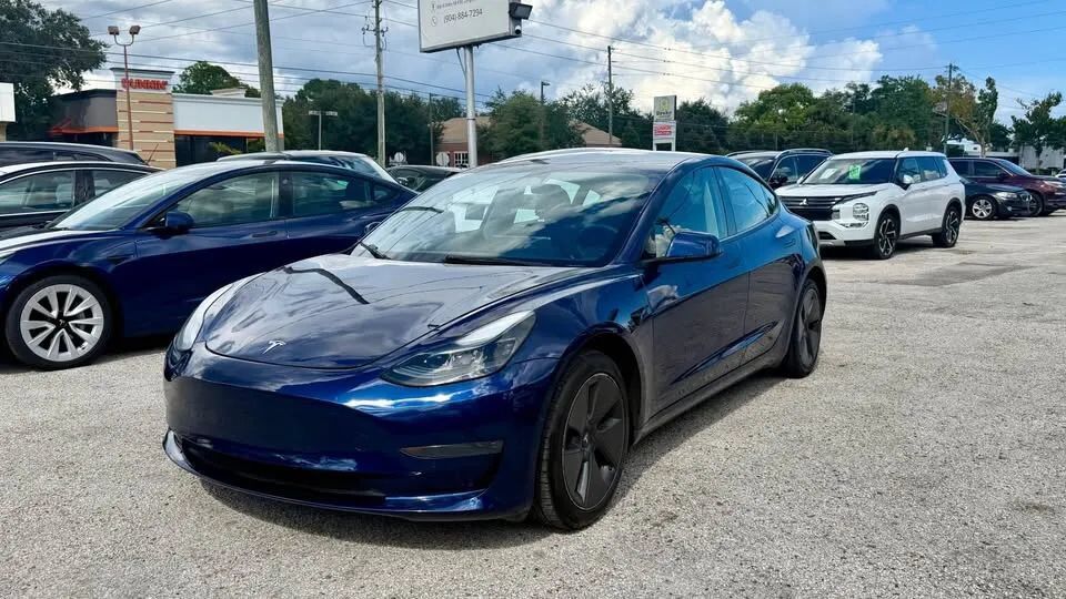 2022 TESLA Model 3