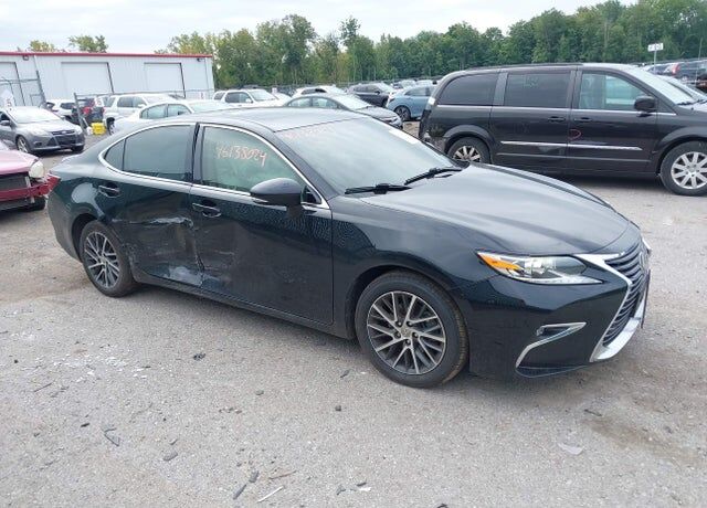 2016 LEXUS ES