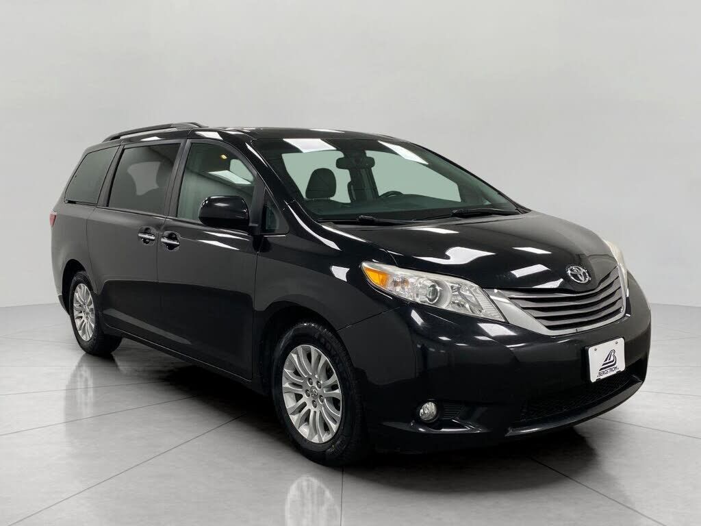 2016 TOYOTA Sienna