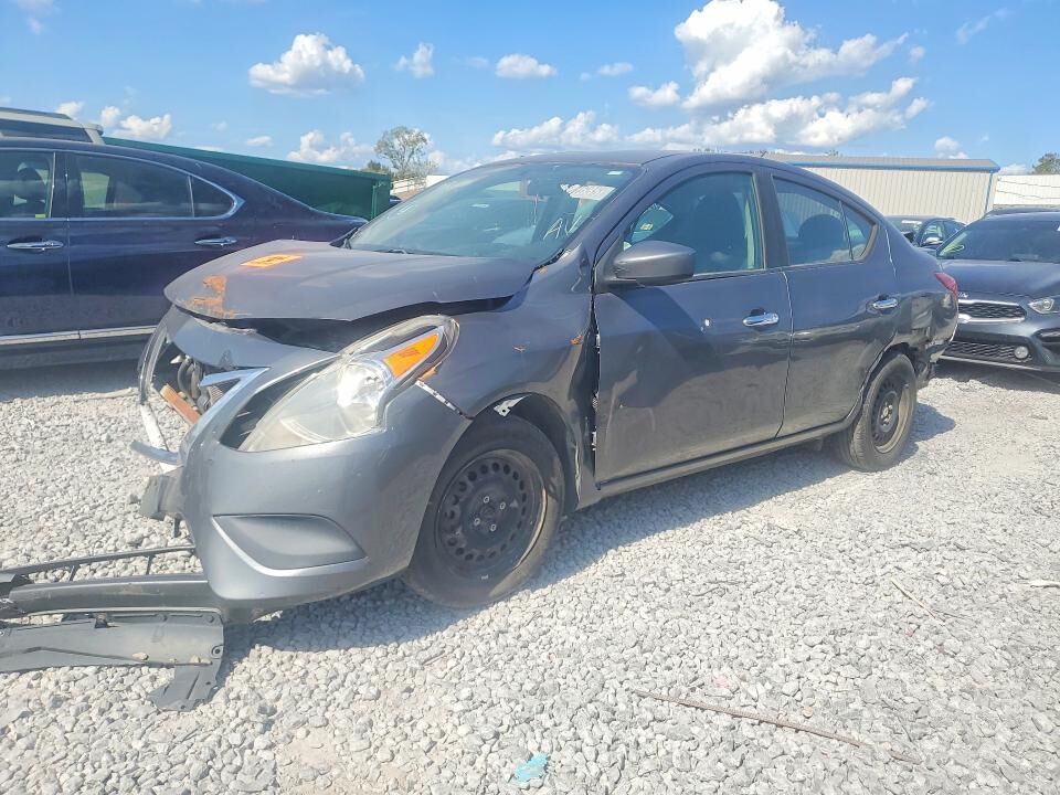 2019 NISSAN Versa