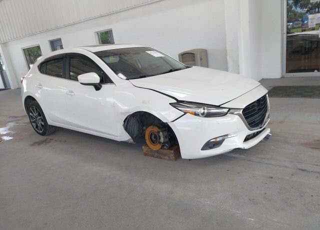2018 MAZDA Mazda3