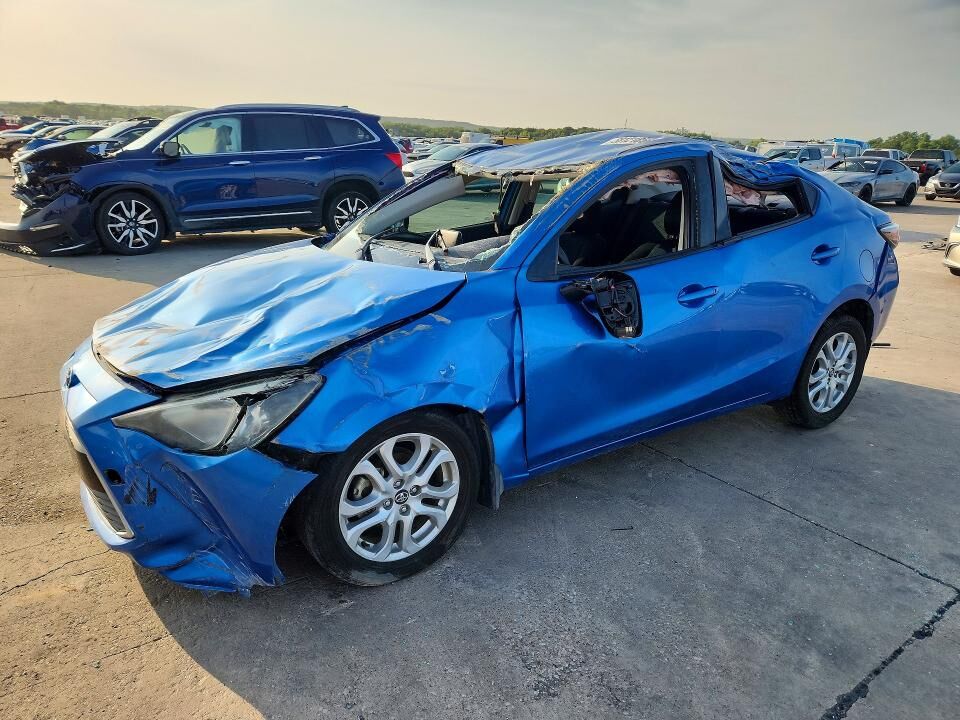 2017 TOYOTA Yaris