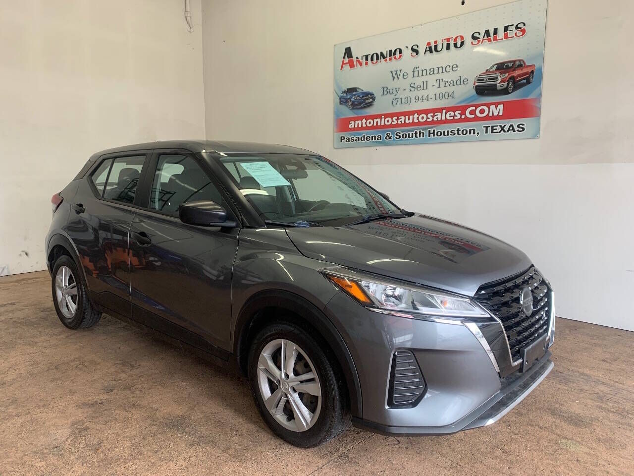 2021 NISSAN Kicks