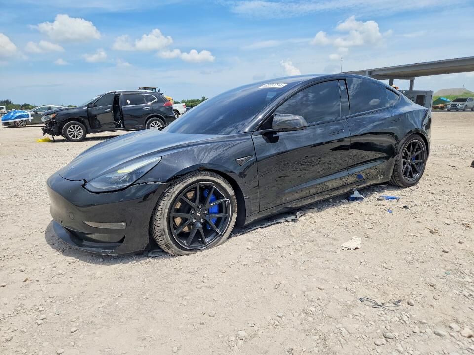 2022 TESLA Model 3