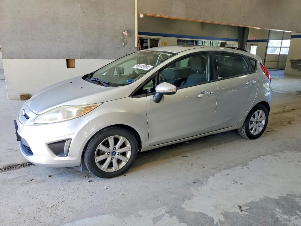 2013 FORD Fiesta