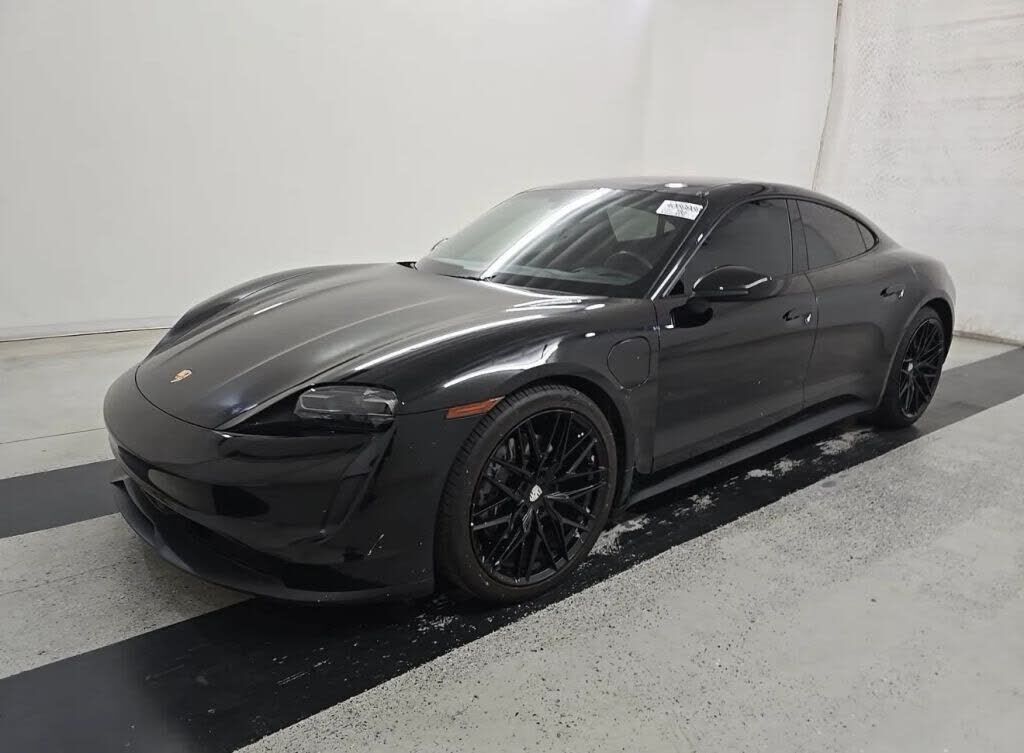 2022 PORSCHE Taycan