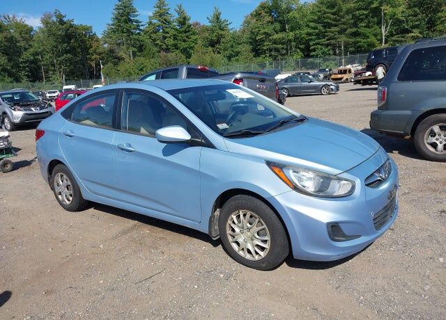 2012 HYUNDAI Accent