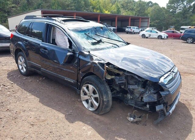 2013 SUBARU Outback