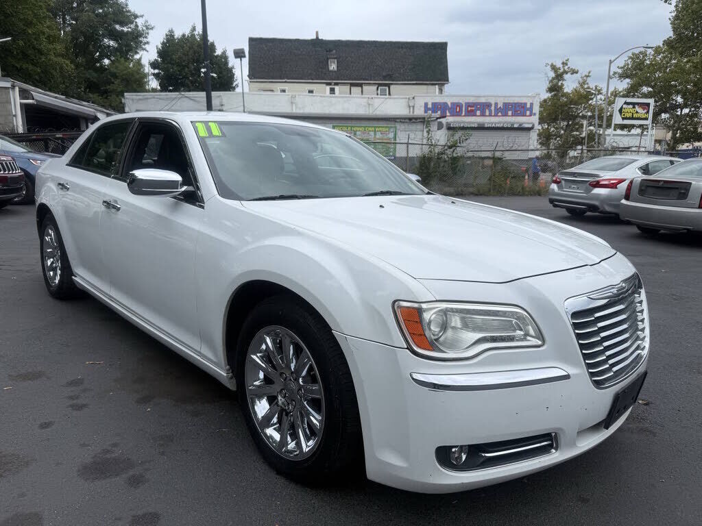 2011 CHRYSLER 300