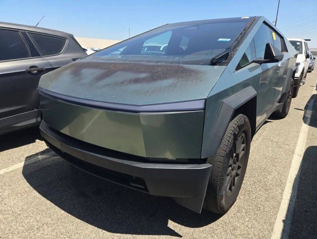 2024 TESLA Cybertruck