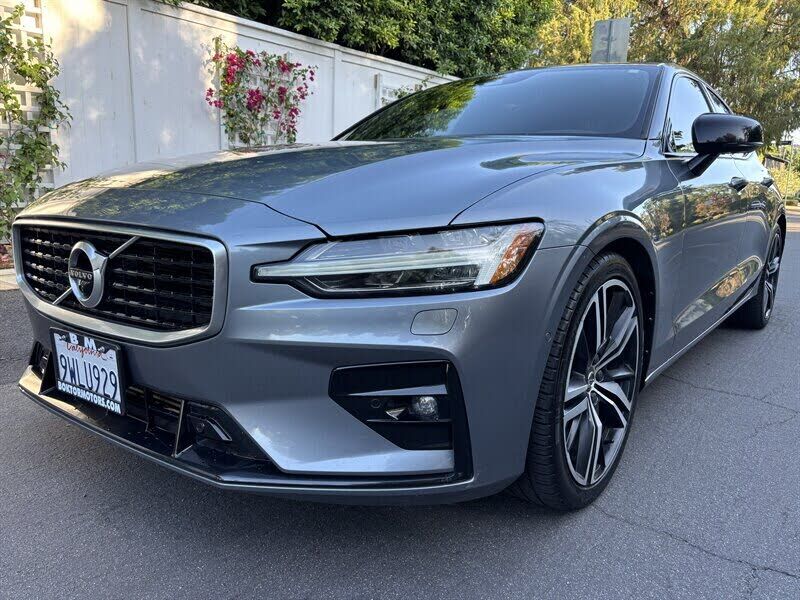2019 VOLVO S60