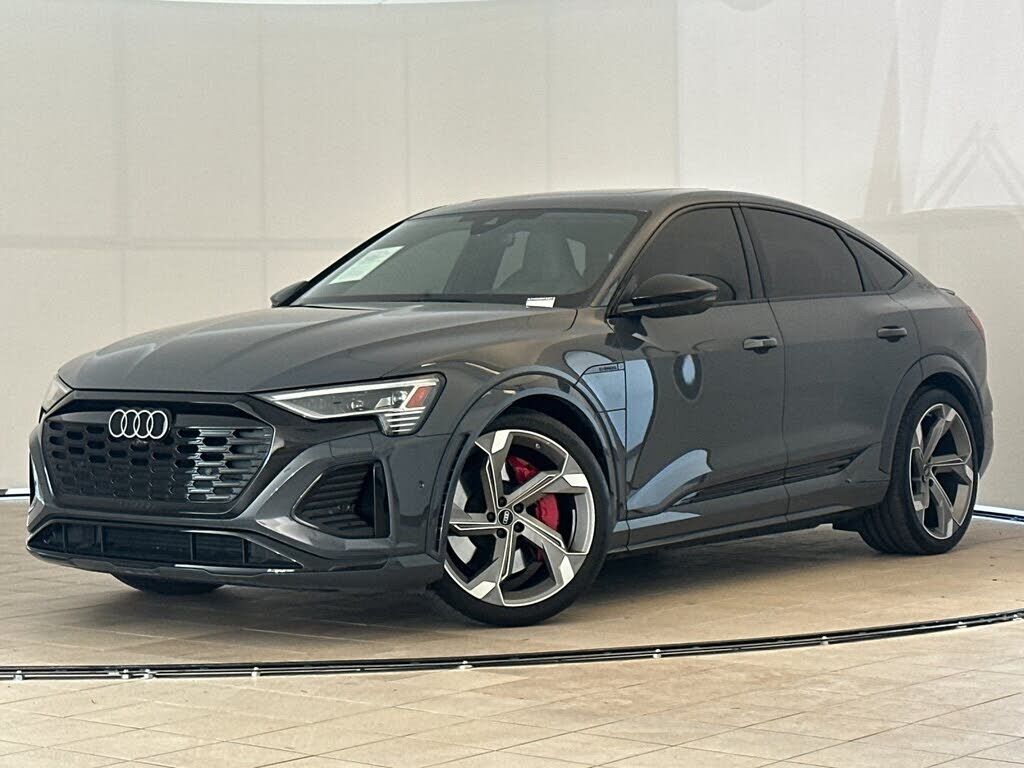 2024 AUDI SQ8