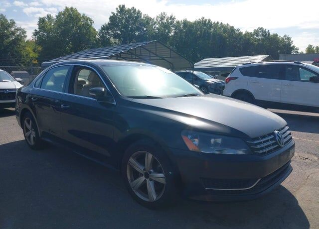 2013 VOLKSWAGEN Passat