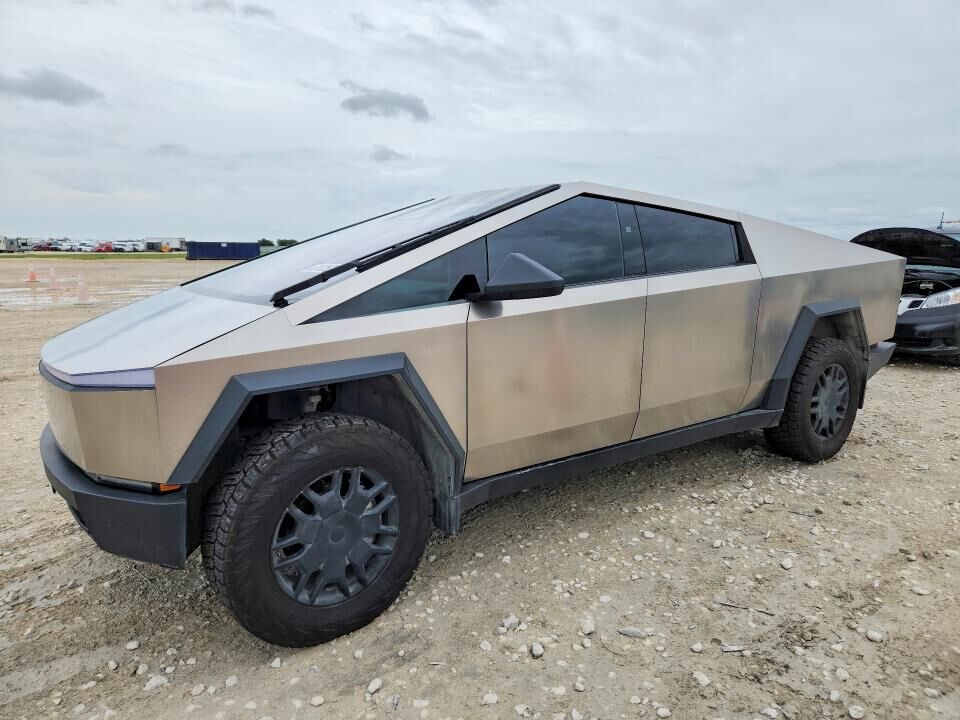 2024 TESLA Cybertruck
