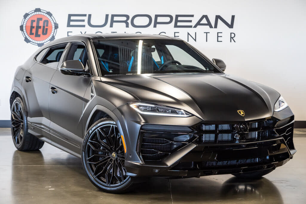 2025 LAMBORGHINI URUS