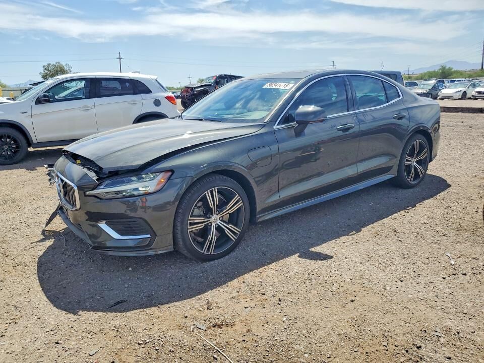 2022 VOLVO S60