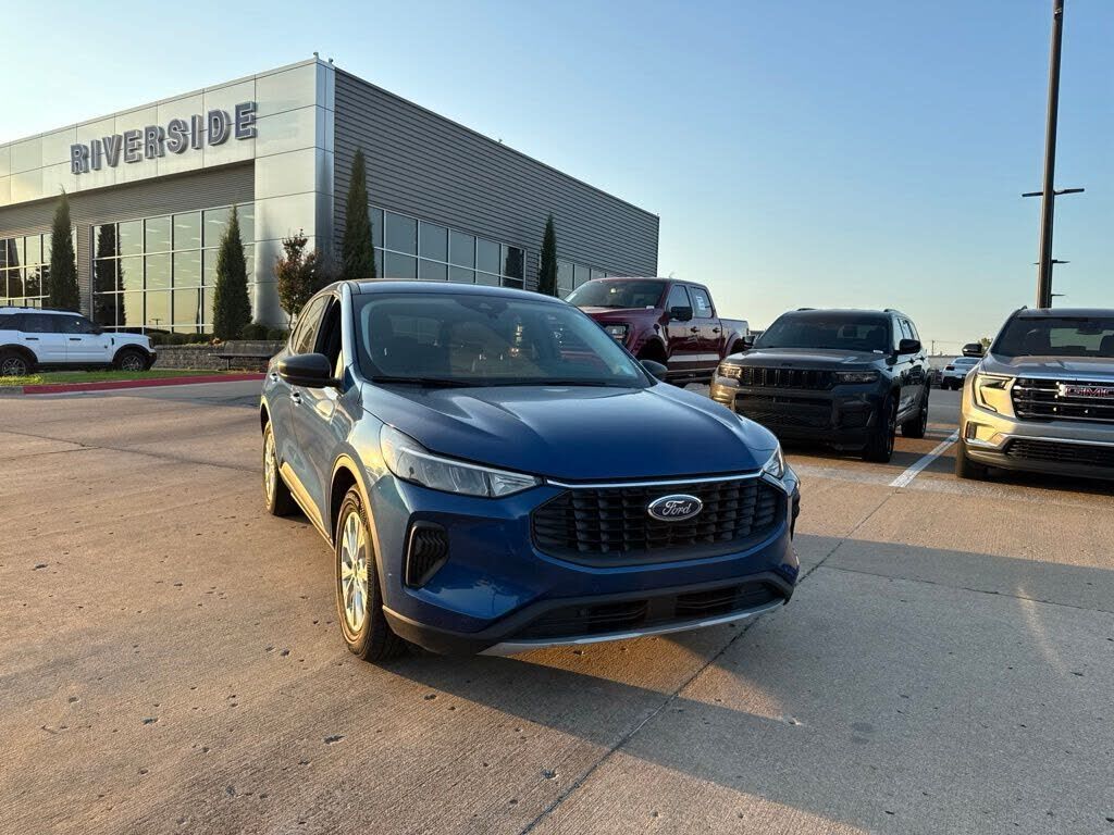 2023 FORD Escape