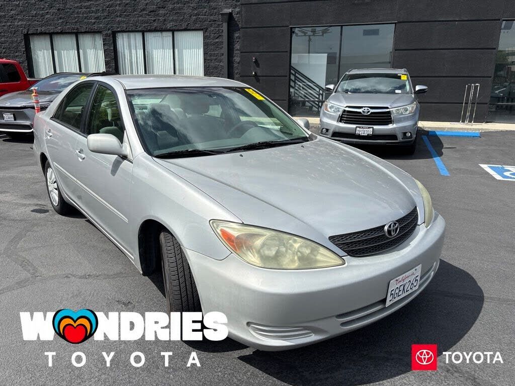2004 TOYOTA Camry
