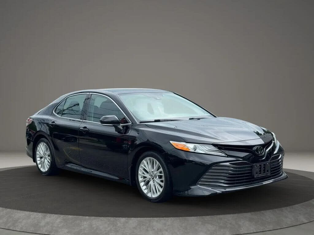 2019 TOYOTA Camry