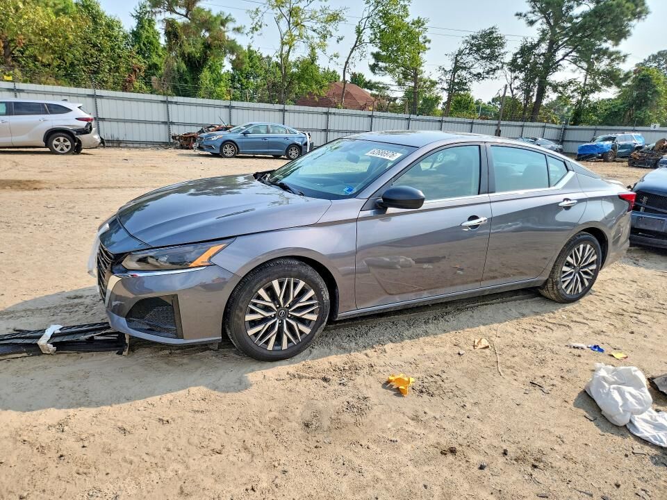 2024 NISSAN Altima