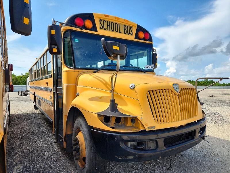 2013 IC BUS PB105