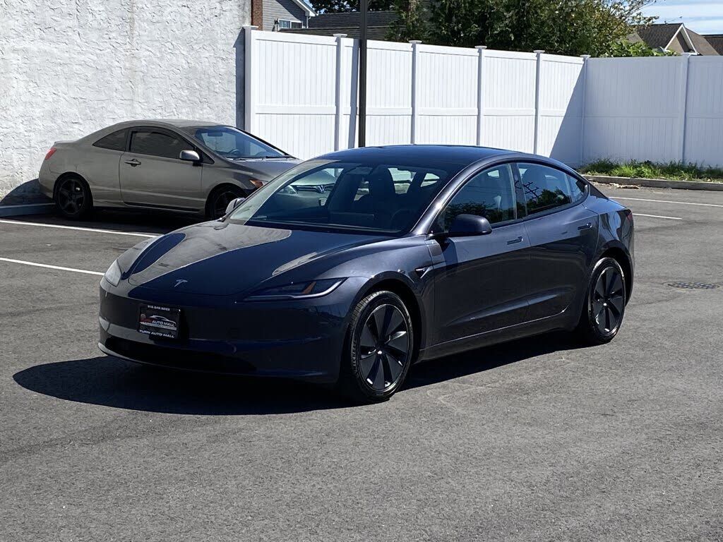 2025 TESLA Model 3
