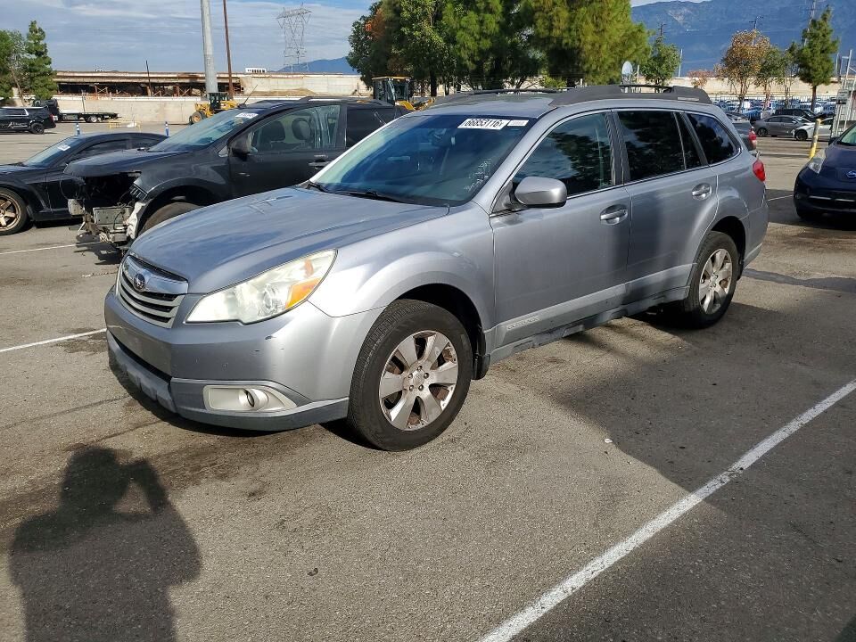 2011 SUBARU Outback