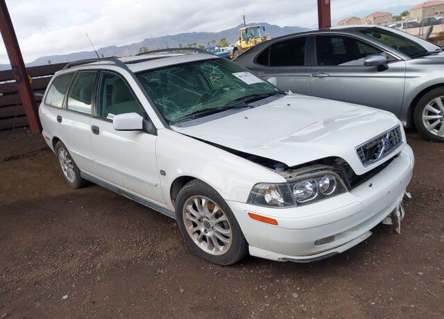 2003 VOLVO V40