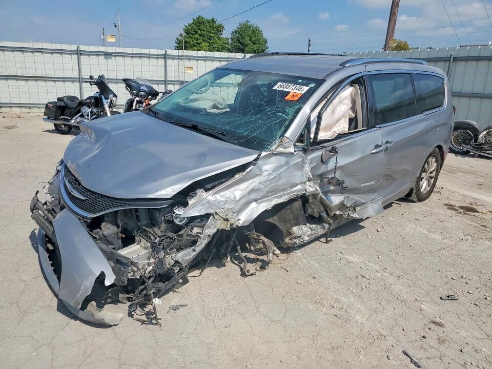 2019 CHRYSLER Pacifica