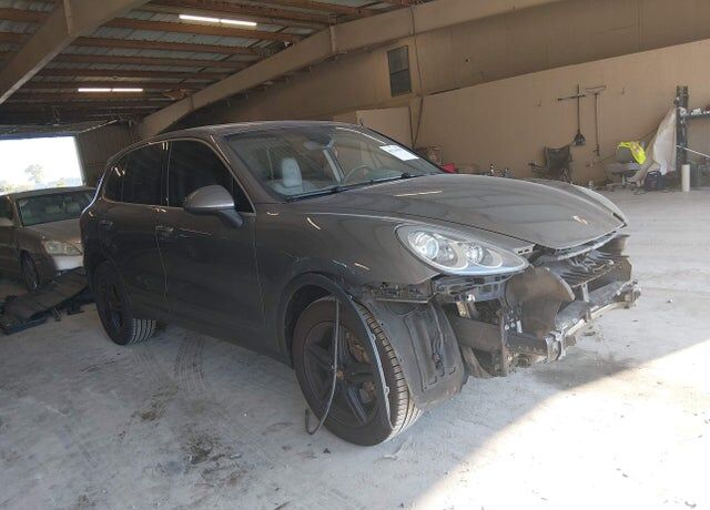 2014 PORSCHE Cayenne