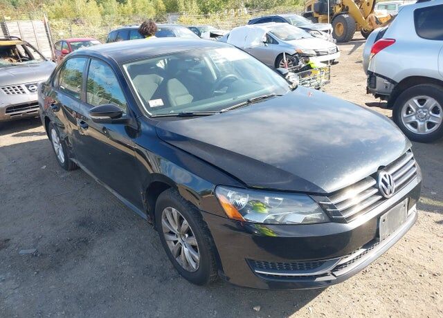 2013 VOLKSWAGEN Passat