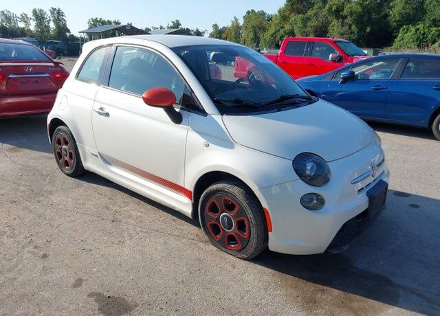 2015 FIAT 500