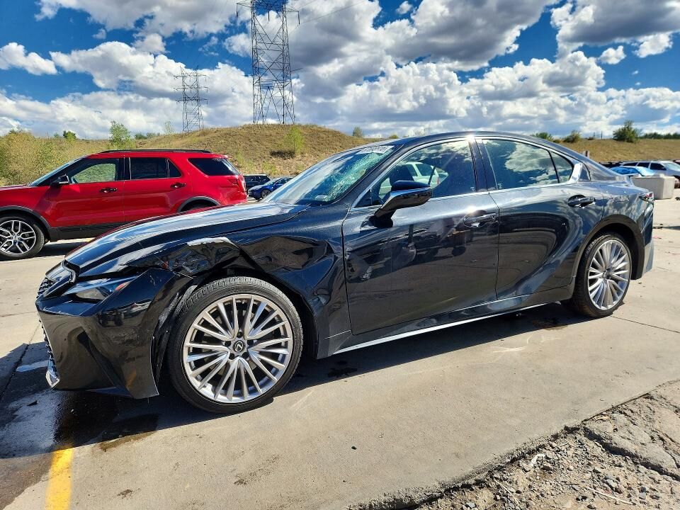2022 LEXUS IS