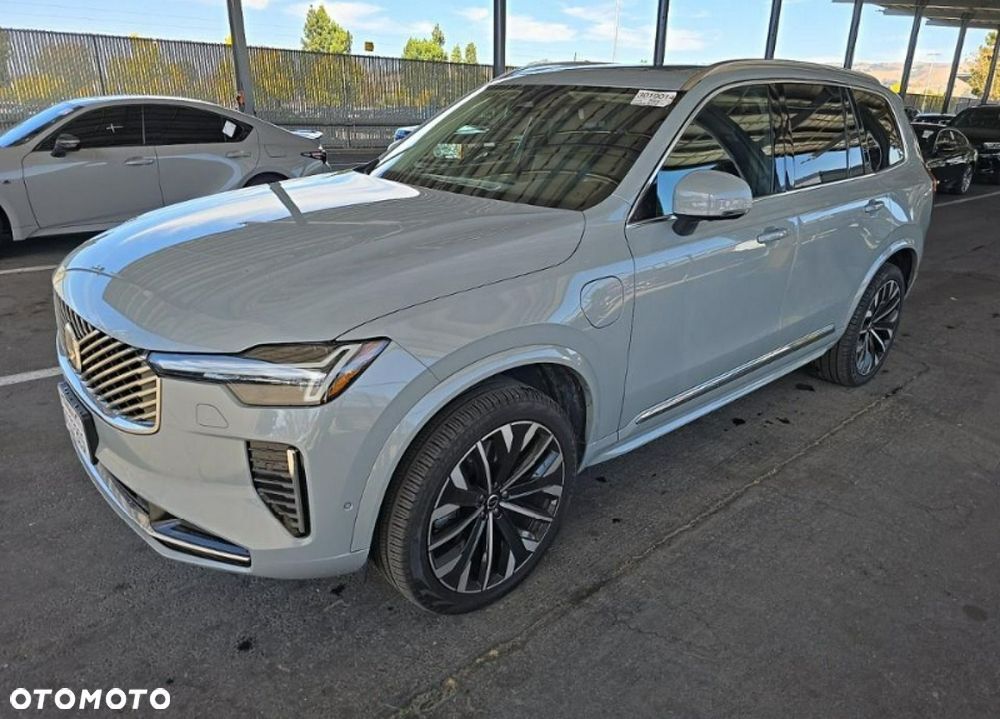 2025 VOLVO XC90