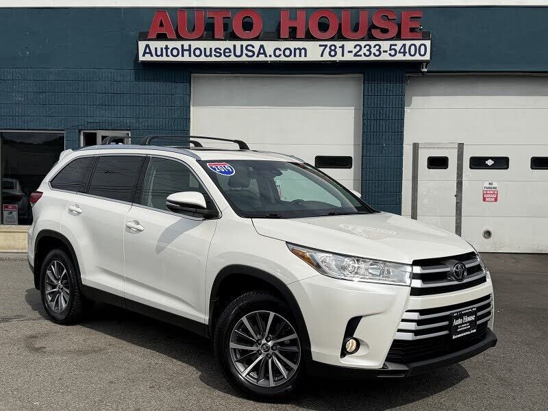 2019 TOYOTA Highlander
