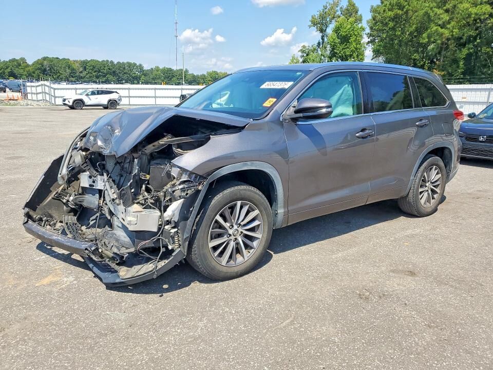 2018 TOYOTA Highlander