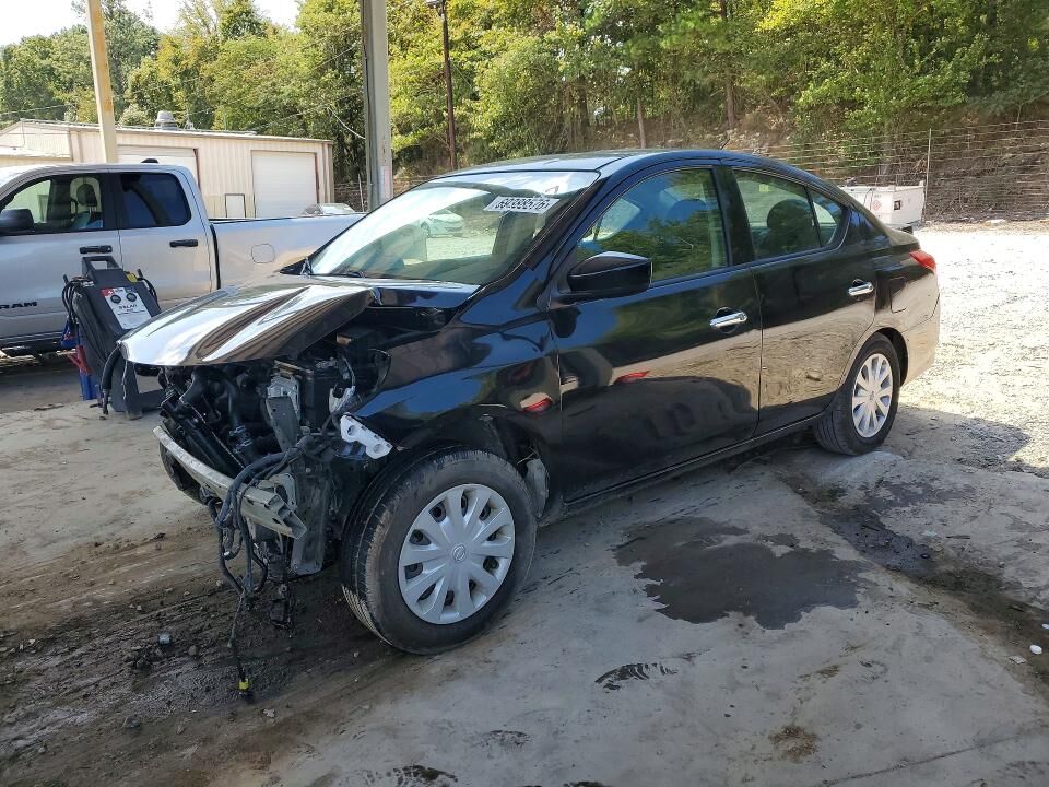 2019 NISSAN Versa