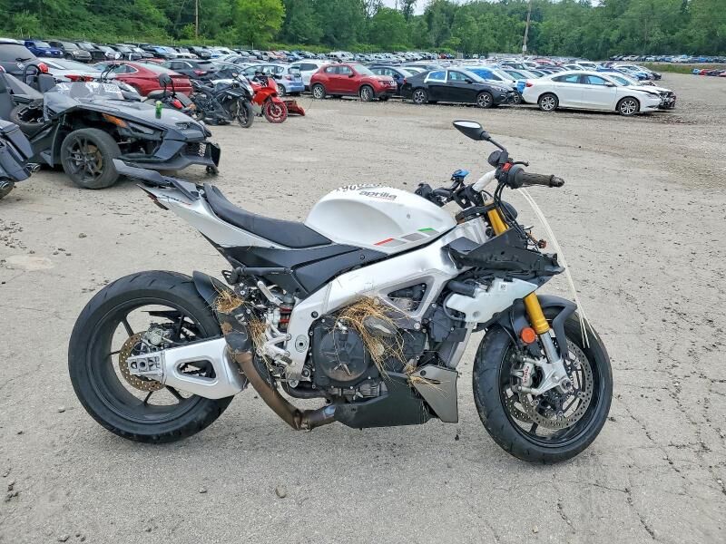 2022 APRILIA Tuono