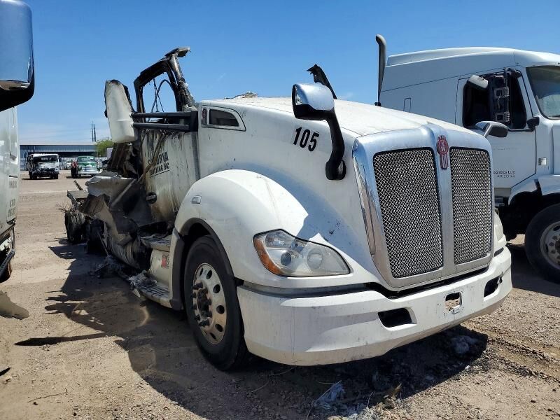 2023 PETERBILT 379