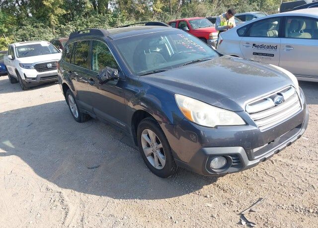 2013 SUBARU Outback