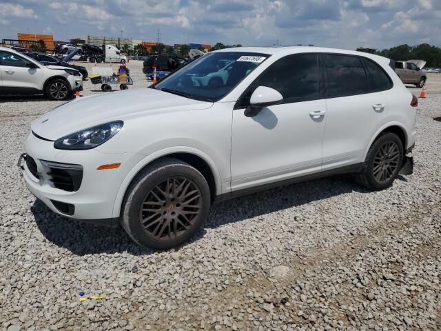 2017 PORSCHE Cayenne