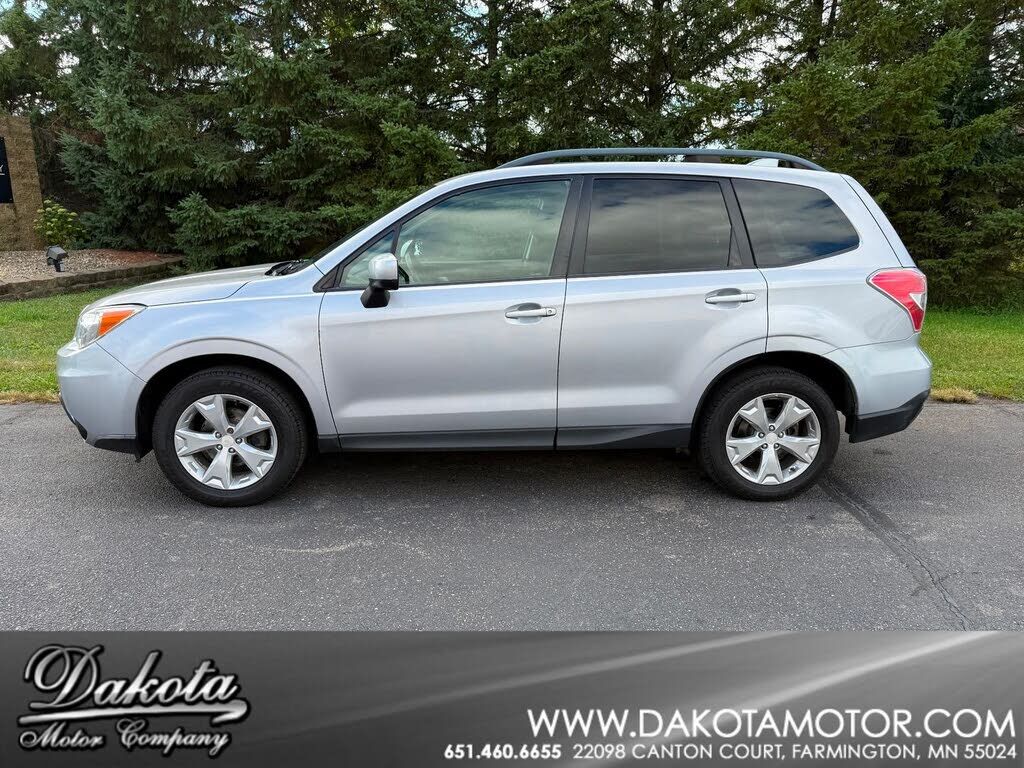 2016 SUBARU Forester
