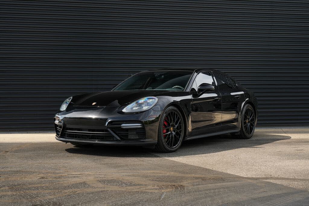 2018 PORSCHE Panamera