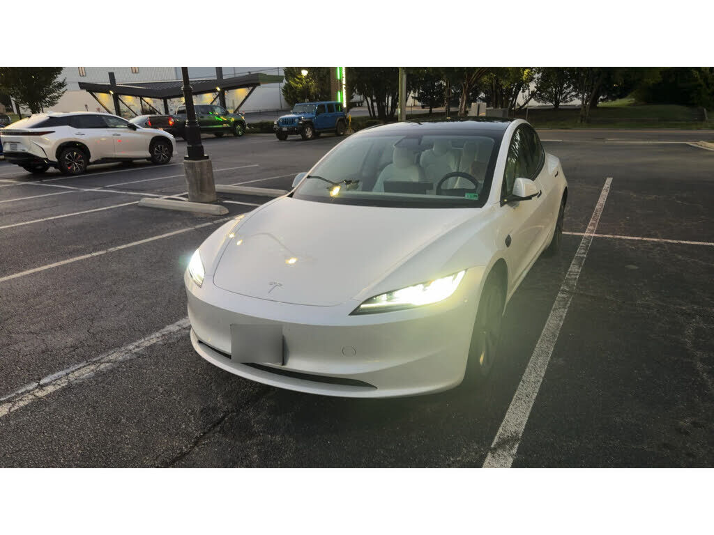 2025 TESLA Model 3