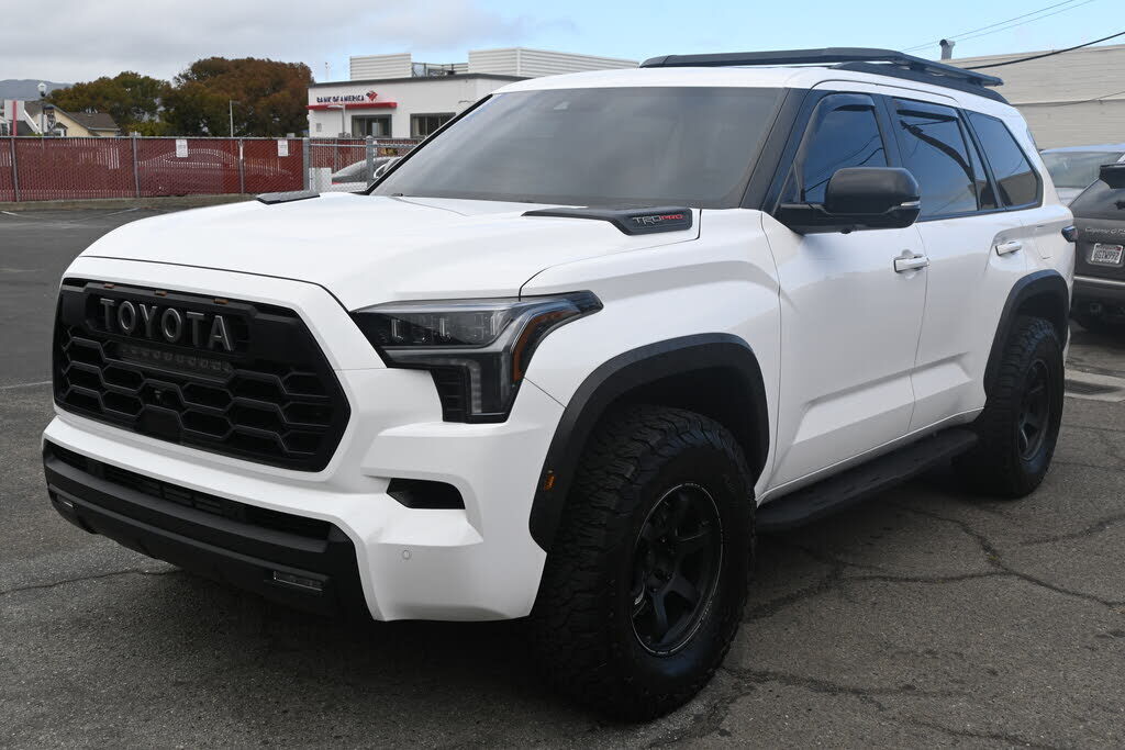 2024 TOYOTA Sequoia